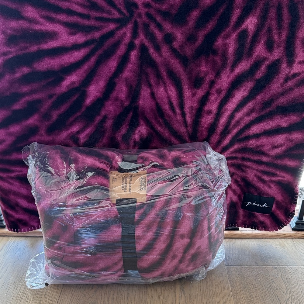 Victoria's Secret Pink Sherpa Blanket